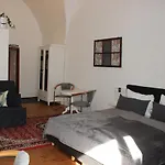 Hotel Im Stift Neuberg *
