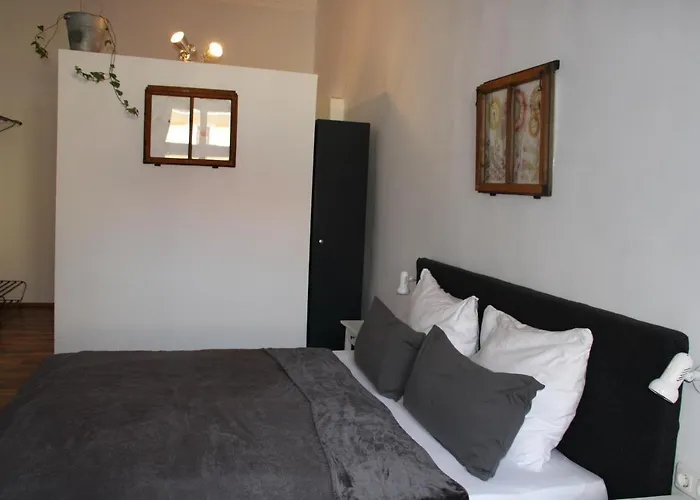 Im Stift Neuberg Отель