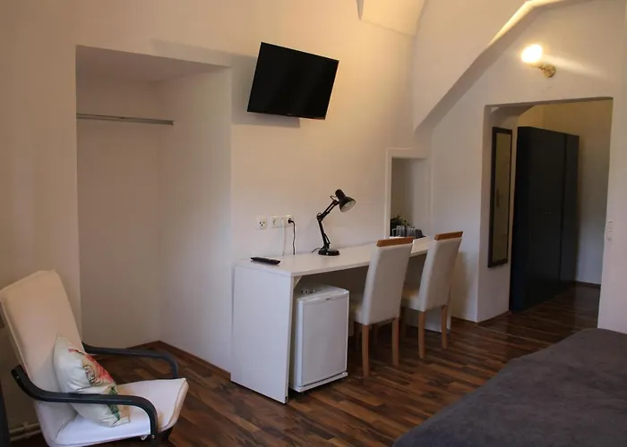 Отель Im Stift Neuberg *